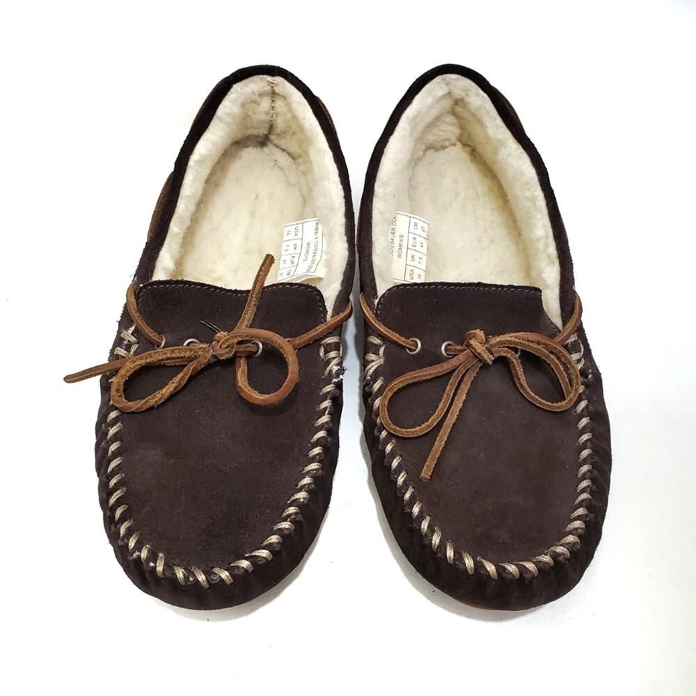 Eddie Bauer | Leather Moccasin Slippers Faux Sherpa Lining - Picture 2 of 10